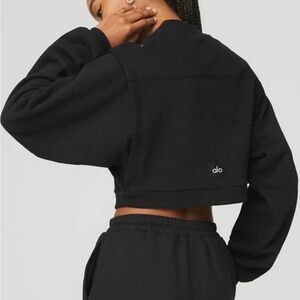 Alo Yoga Cropped Fresh Coverup pullover sweatshirt